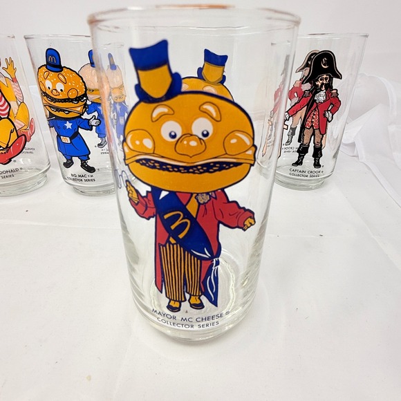 Vintage 1970's McDonald's MCDONALDLAND Set of Four 5" Collector Series Glasses - Picture 3 of 6